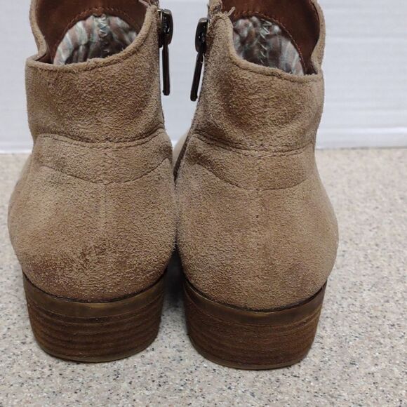 👍 Lucky Suede Booties Size 6.    A2 - Picture 7 of 8